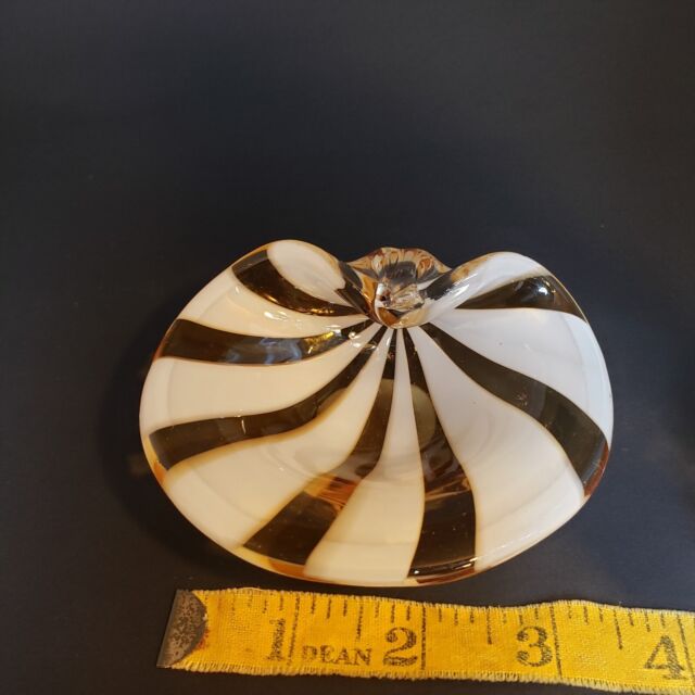 Small Art glass Clam Amber and White Striped Nautical Decorative Trinket Dish PE10865