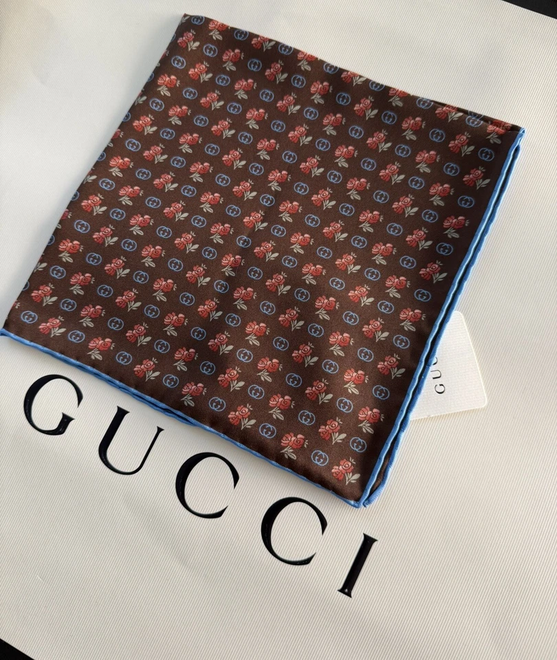 NUEVA BUFANDA CUADRADA BOLSILLO SEDA DOBLE G Y ROSA GUCCI🌹 Foto 4 de 4