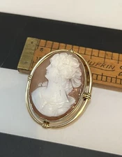 Vtg Antique Victorian Gold Filled  Carved Cameo Lady Pendant Pin