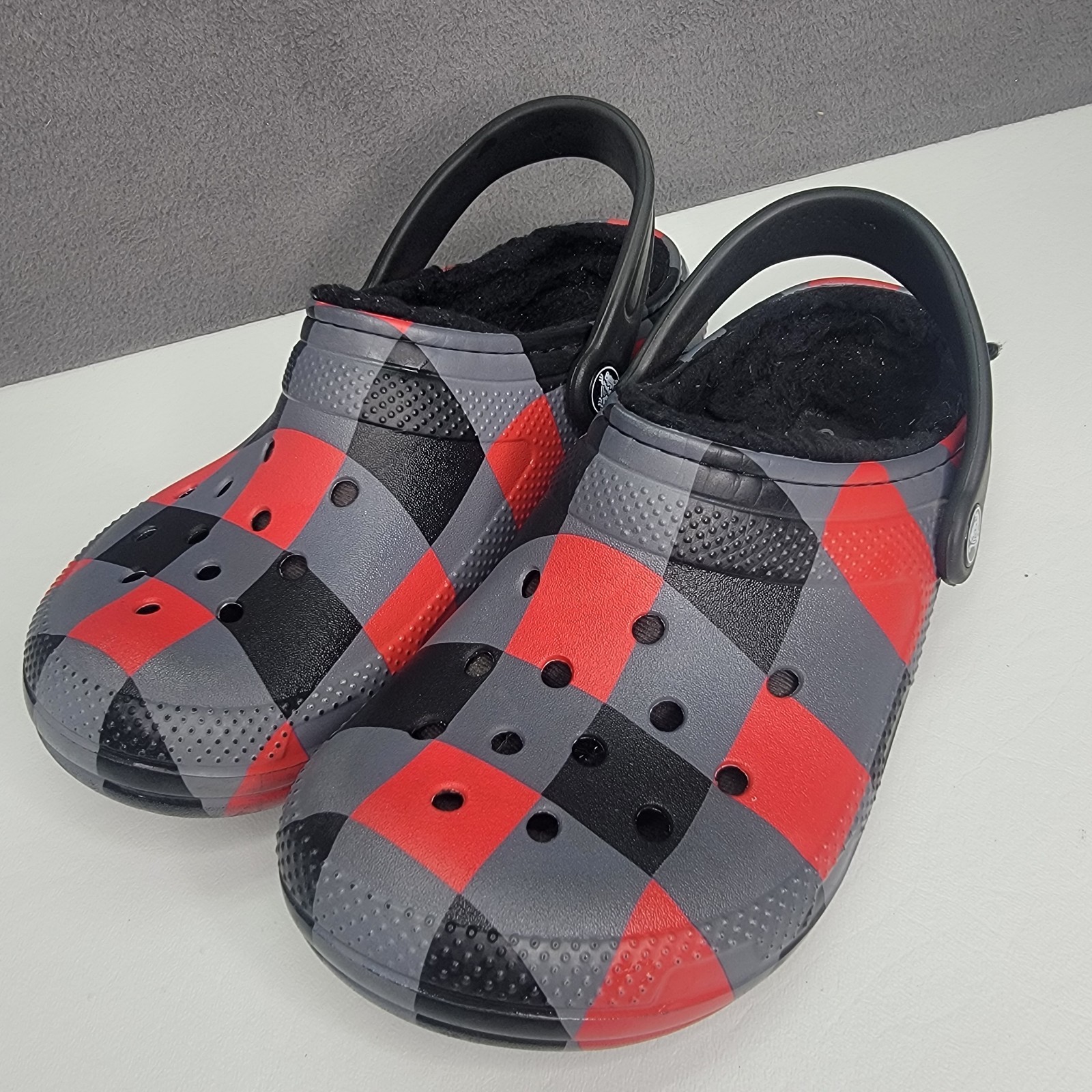 Crocs Classic Fur Lined Plaid Fleece Clog Grey Red Black Size Mens 4 Womens 6 image 4