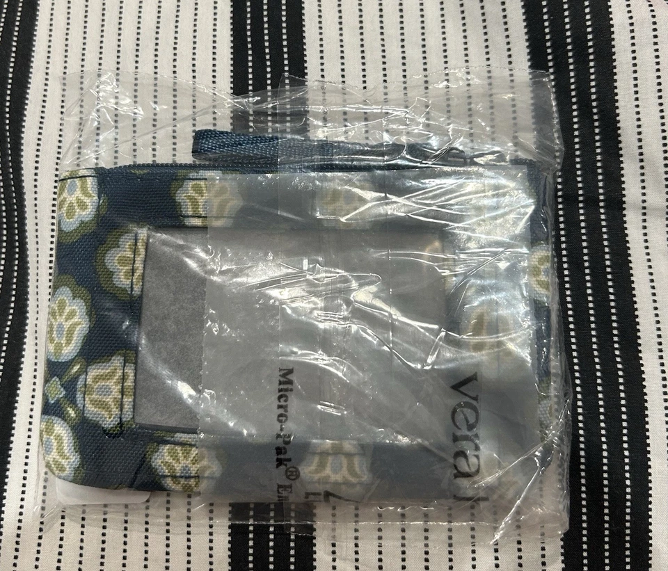 Estuche de identificación con cremallera Vera Bradley para mujer/impresión de medallón de galleta de mantequilla Foto 3 de 4