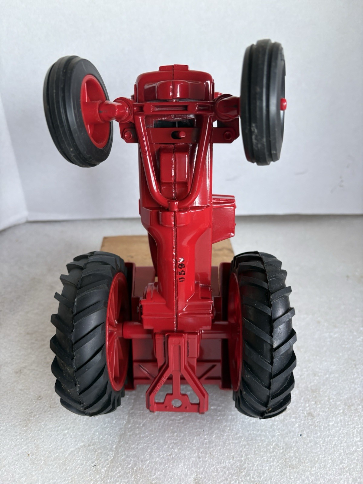 Ertl International 600 Diesel Tractor, Diecast 1/16 USA thumbnail 7