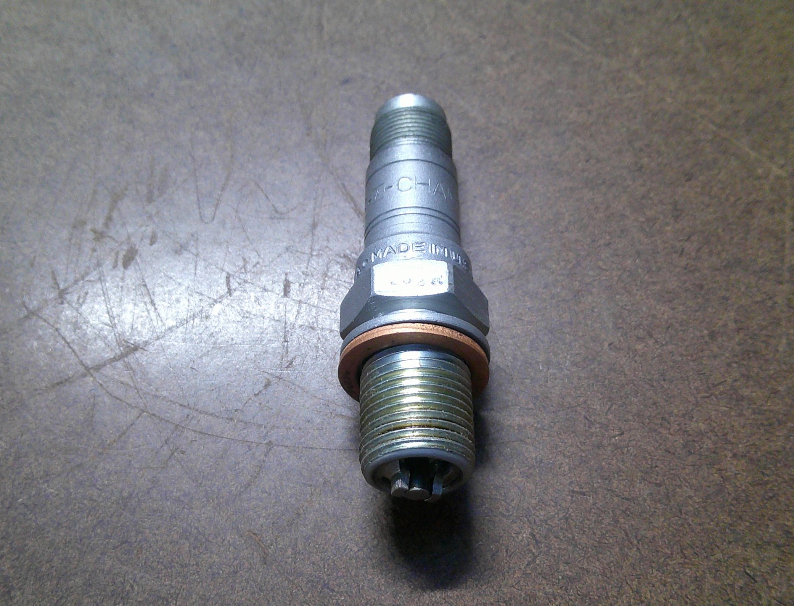 AIRCRAFT ENGINE CHAMPION SPARK PLUG P/N REB32E NEW
