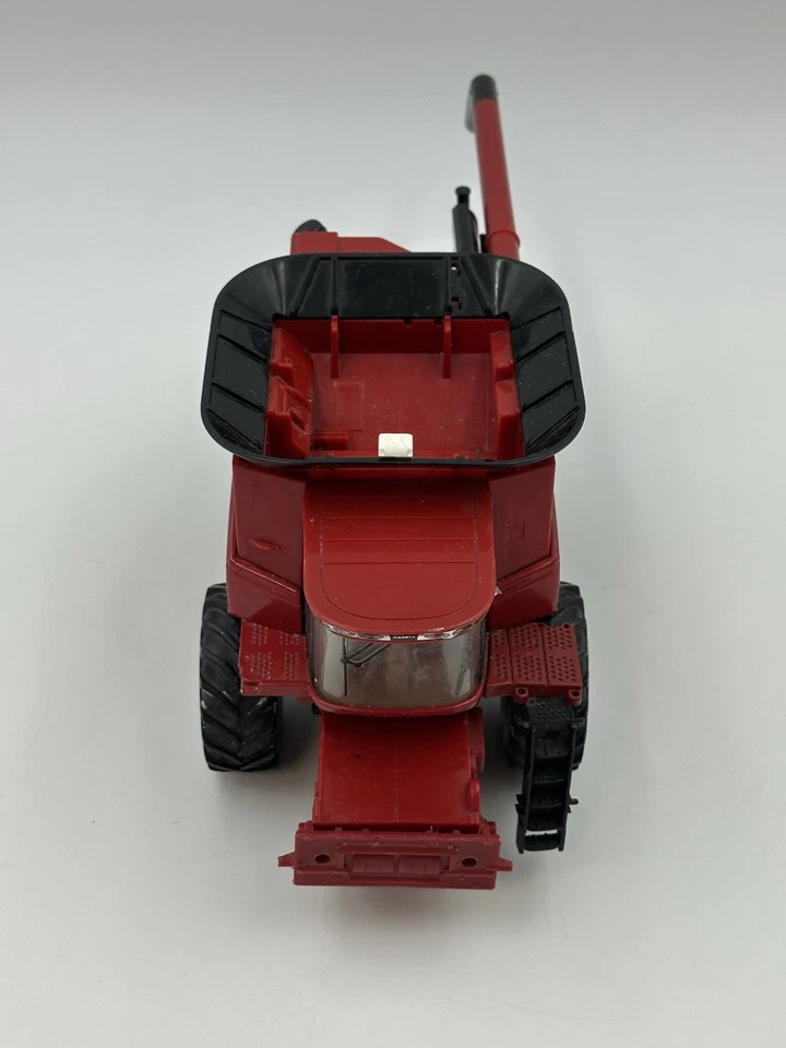  ERTL Britains 1:32 Scale Case IH 8230 AFS Axial-Flow Combine  - Image 3 of 4