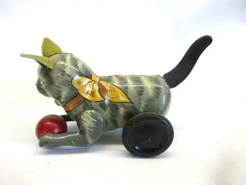 1930s MARX Tin Litho WIND UP TOY CAT PLAYING With BALL Works
