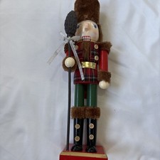 15" Nutcracker Figurine, Wood King Nutcracker Soldier Holding Scepter With Bow