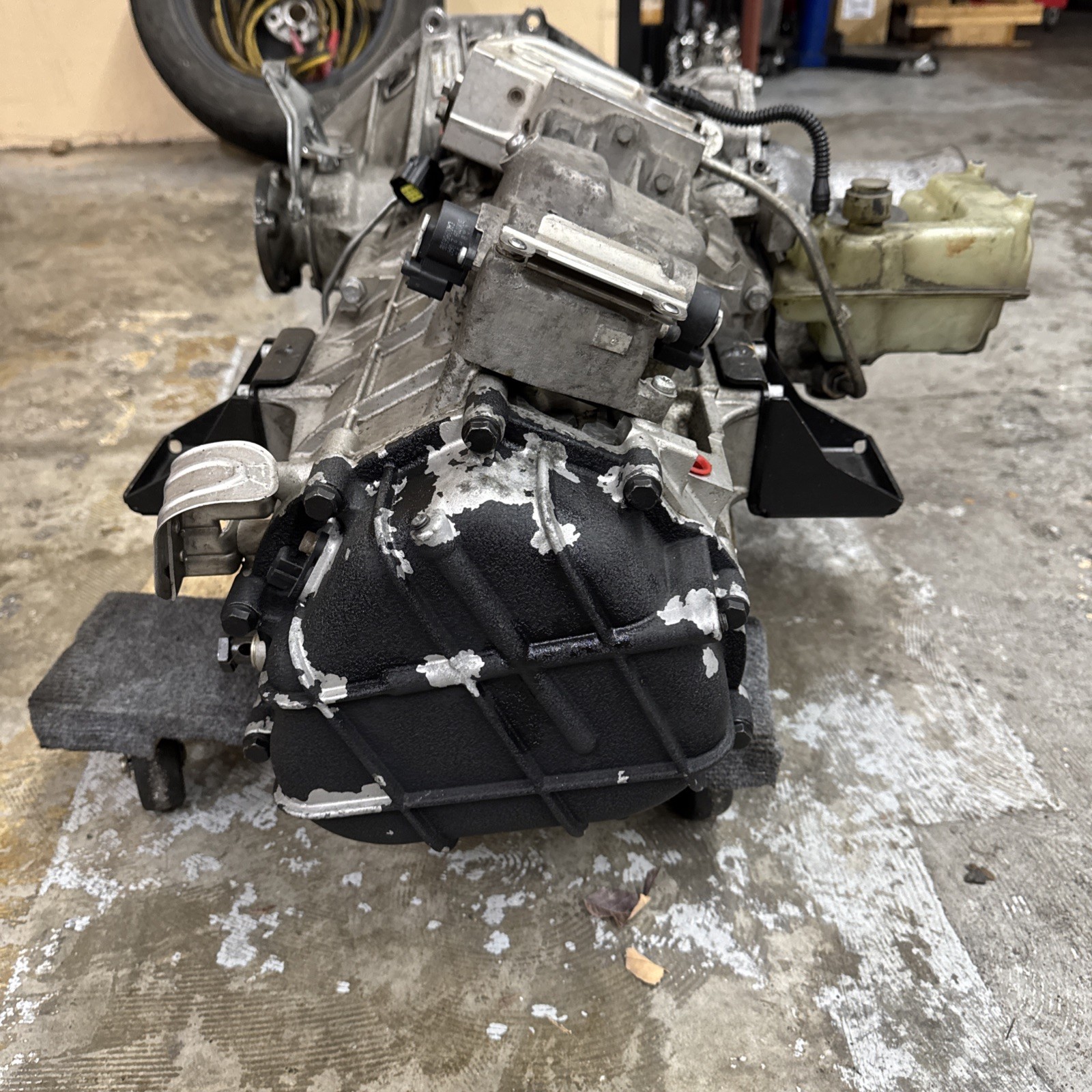 2010-2013 AUDI R8 AWD 4.2L SIX SPEED R TRONIC TRANSMISSION ASSEMBLY  Low miles.