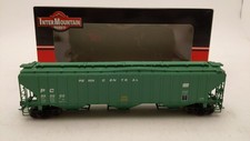 InterMountain 45321-16 HO Penn Central 4750 Cu' Rib Sided 3-Bay Hopper #890602