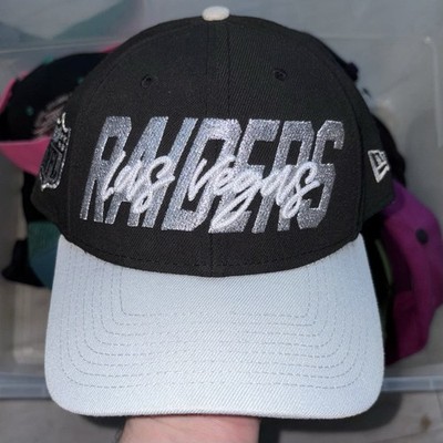 New Era x NFL Las Vegas Raiders Black Silver Embroidered SnapBack Sports Hat Cap