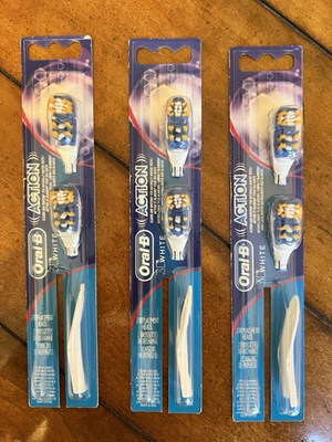#ad Oral B Deep Clean Action Replacement Toothbrush Heads 2 Pack Lot of 3 White $21.00