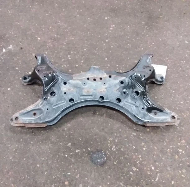 Toyota Corolla Celica Matrix 2003-2007 travesaño delantero motor base fabricante original Foto 2 de 4