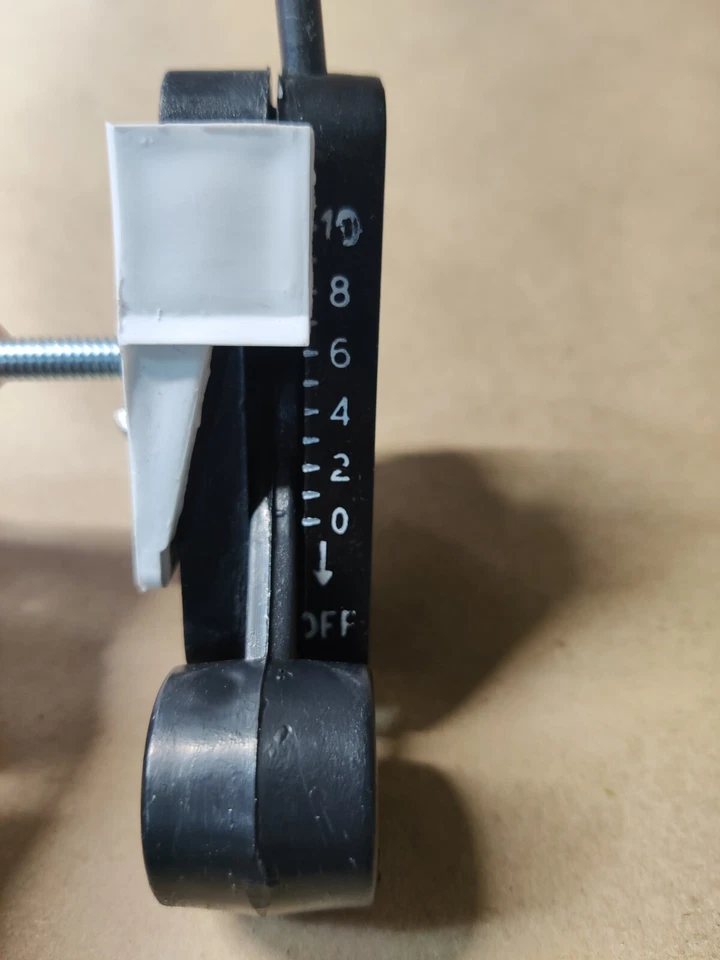 Cable de control Agri-Fab OEM para esparcidores de césped Agri-Fab MTD Craftsman AF-49447 Foto 2 de 4