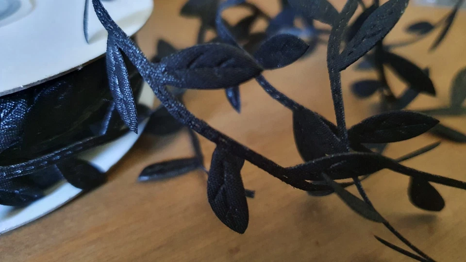 Satin LEAF RIBBON TRIM GARLAND Vintage Decorative Christmas Craft Bridal UK - Image 3 of 4