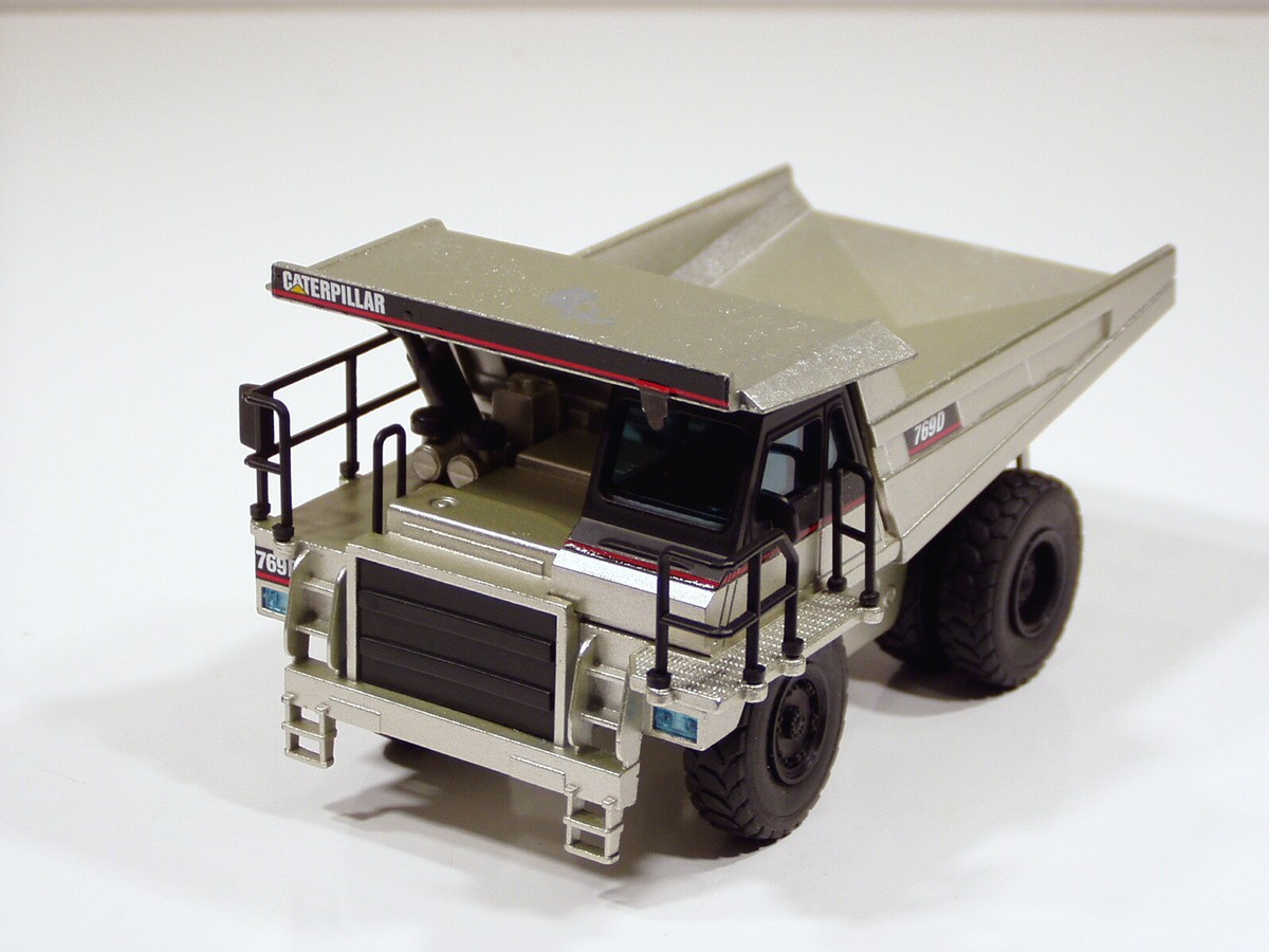 Caterpillar 769D Dump Truck - 