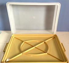 TUPPERWARE Sheet Cake Taker - Podzielony talerz na klapce - Zbiory złota
