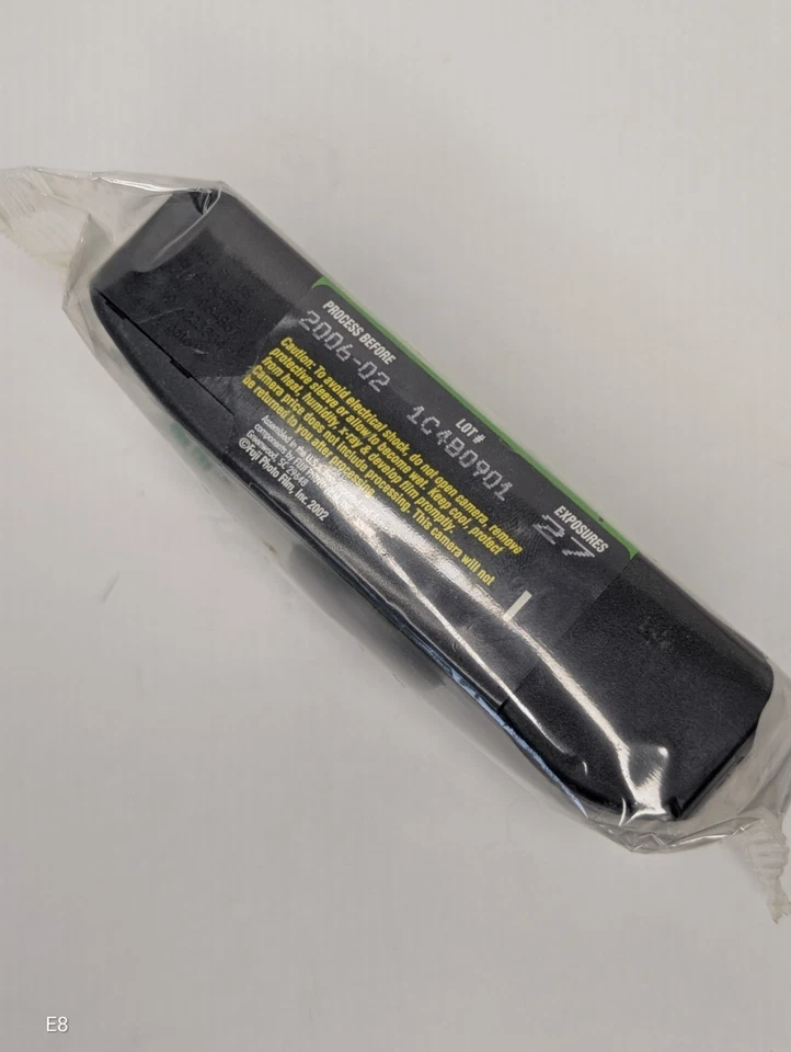 Vintage Fuji Quick Snap Flash Camera - Image 4 of 4