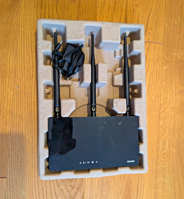D-Link AC750 Dual-Band WLAN Router Schwarz, 4x LAN RJ-45, DIR-809