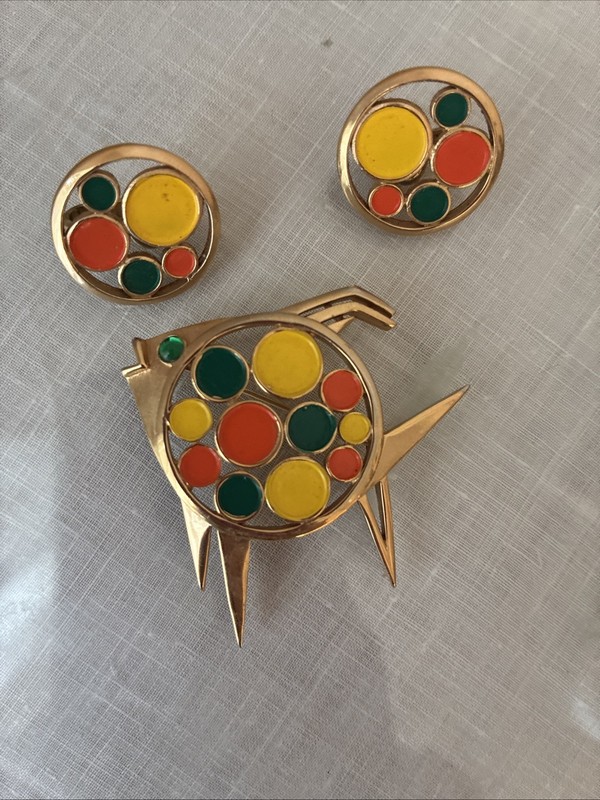 SET Crown Trifari Goldtone FISH Confetti Color enamel circle-earrings & Pin MCM