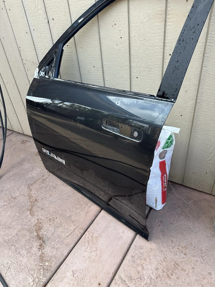 con abolladuras 2014 2016 2017 2018 2019 Dodge Ram 1500 puerta delantera izquierda OEM AY82406 Foto 2 de 2