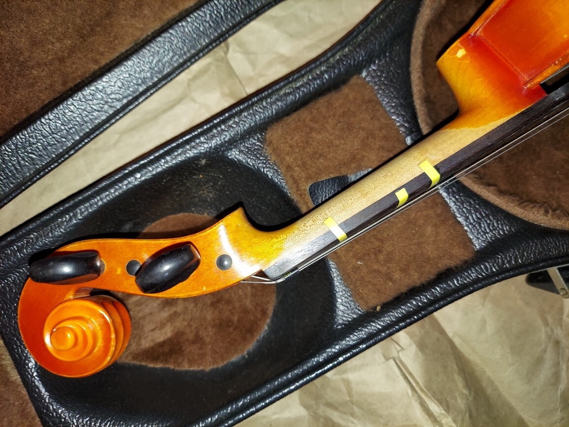 Suzuki 101RR (Full 4/4 Size) Violin, Japan 1989 w/ case Suzuki 101RR (Full 4/4 Size) Violin, Japan 1989 w/ case