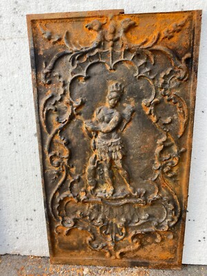 suite de deux éléments en fonte de fer décor stylisé . XIX