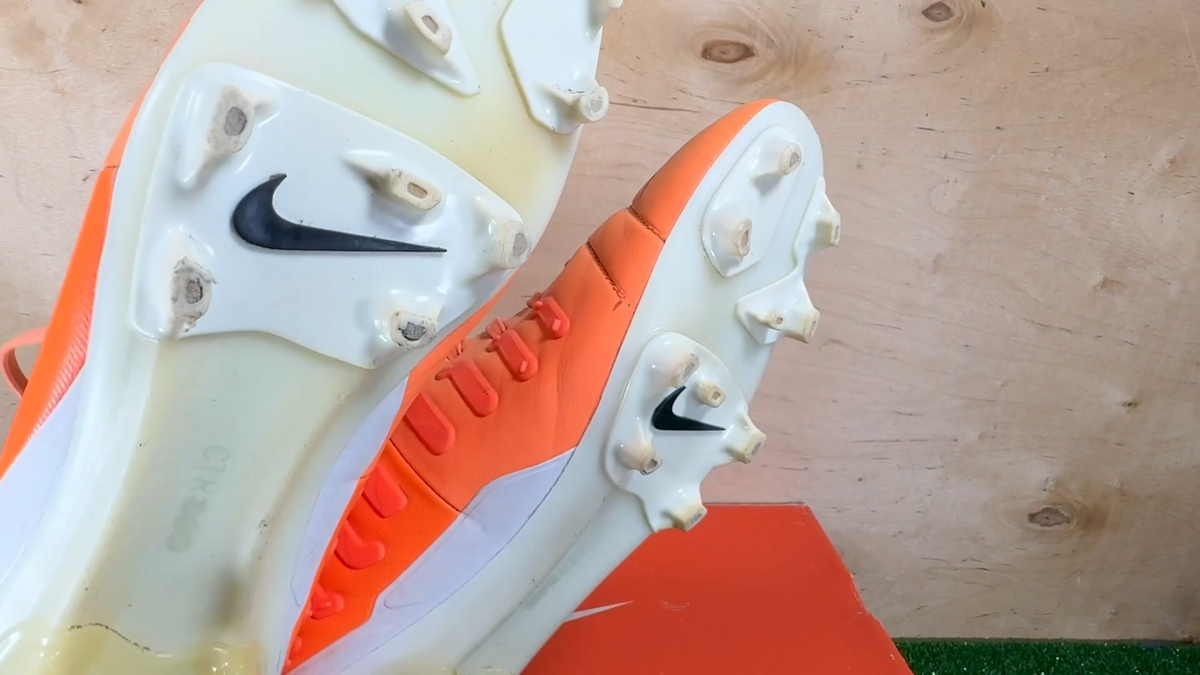 Nike CTR360 Maestri III FG 525166-800 Elite Orange boots Cleats