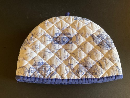 Vintage Besco Cotton Blue & White Quilted Teapot Tea Cozy 11 1/2 x 8 x 8 1/2"