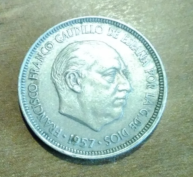 SPAIN 1957 5 PTAS (59) COIN