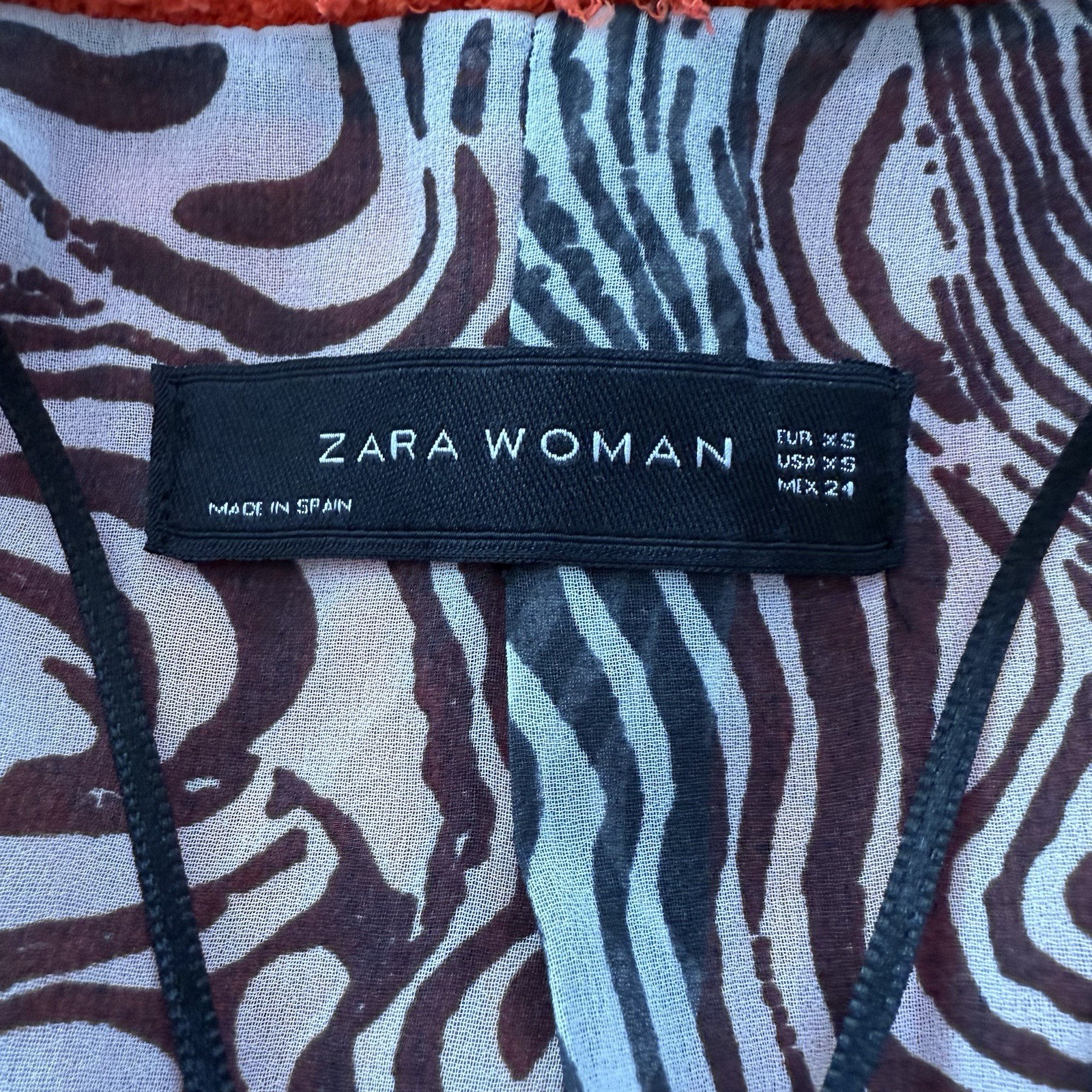 NEW Zara Jacket Cardigan Size XS Red Tweed with Black Piping Metal Buttons thumbnail 3