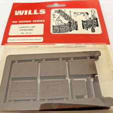 Larch Lap Fencing "OO" Gauge WILLS SS44