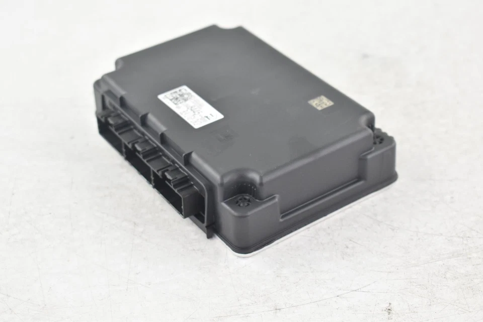 Used Serial Data Gateway Module fits: 2022 Buick Envision Network Gateway front - Image 2 of 4