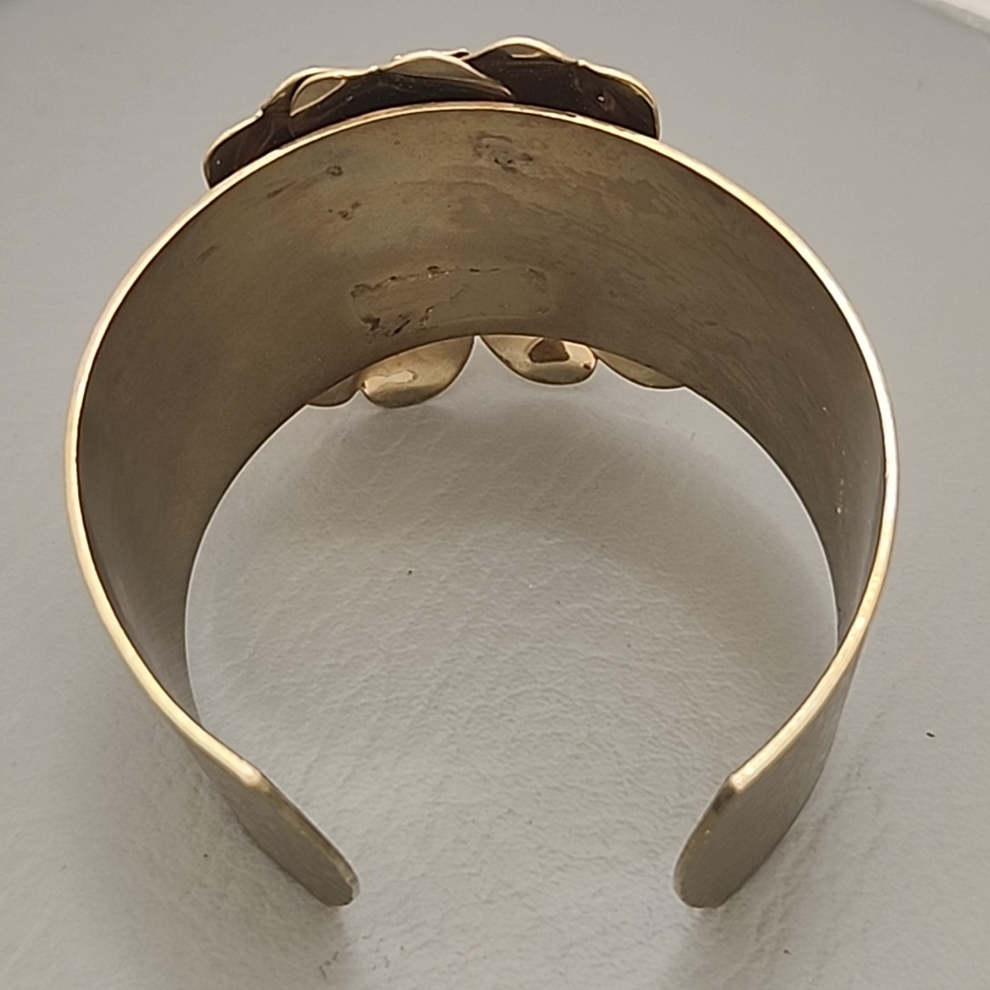 Italienne Vintage Mid-Century 18kt. Bracelet à large manchette en or jaune En ve