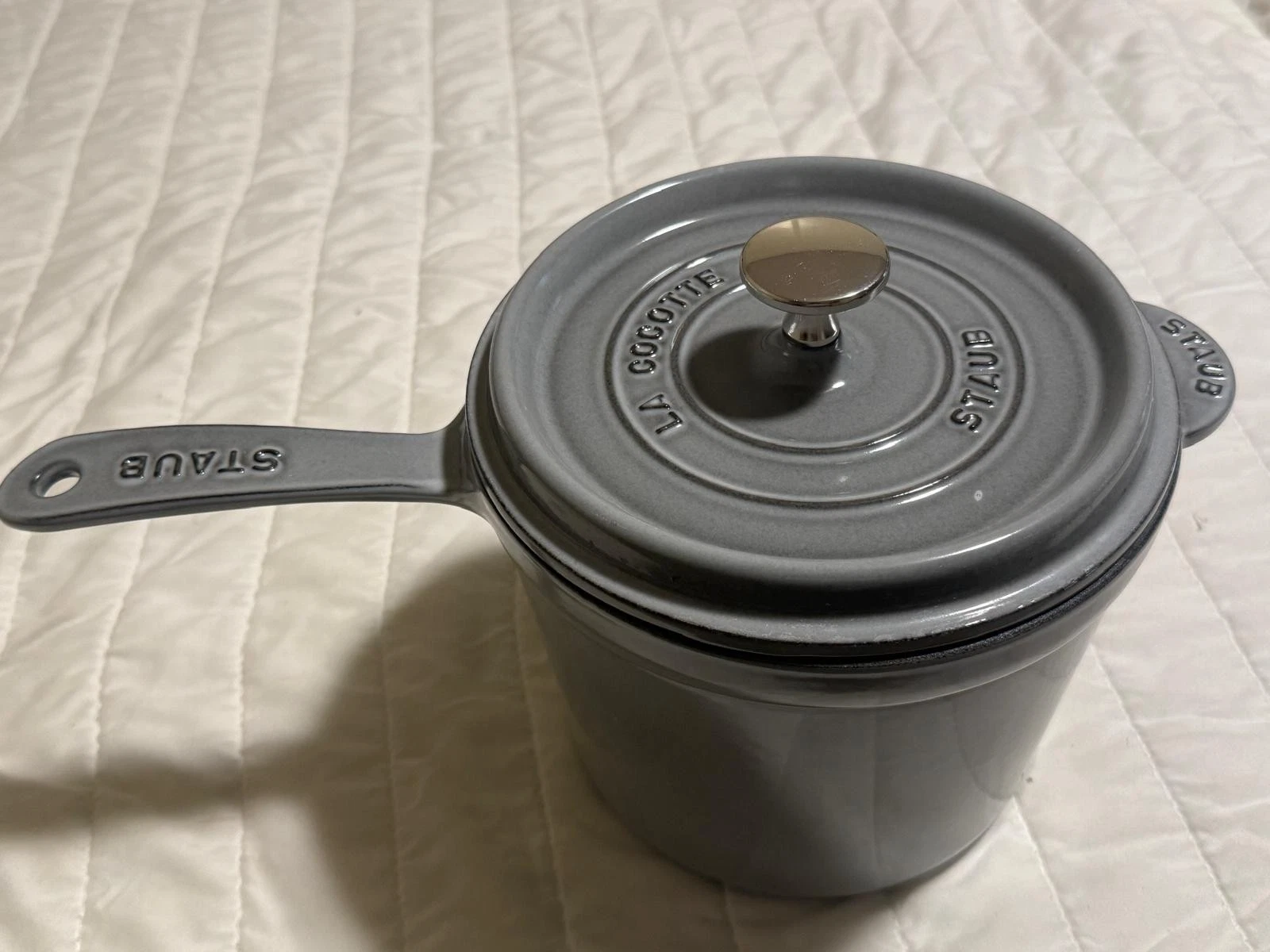 Staub x Pamela Salzman - Cast Iron 3 qt Sauce Pan, Cast Iron
Opens in a new window or tab