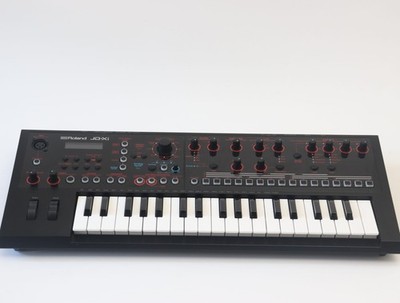 Roland JD-Xi - 37 Tasten Synthesizer + original Tragetasche + 1 J. Gewähr.