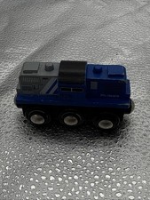Toys R Us Blue Wooden Train TRU3670 Engine With Magnetic Tips