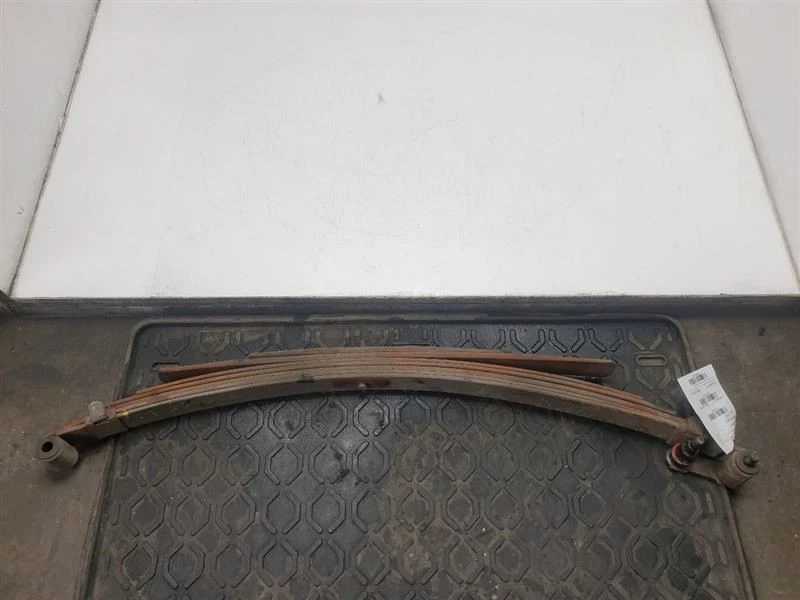 86-88 TOYOTA PICKUP 2.4L RWD MT DRIVER SIDE REAR LEAF SPRING ASSEMBLY Foto 2 de 4