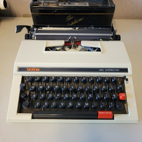 Vintage Brother 350 Correction Portable Manual Typewriter w/ Case - TYPES GREAT!