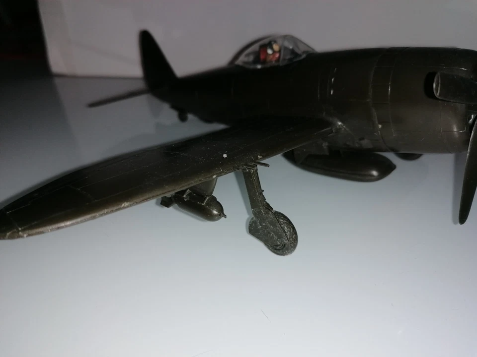 MONOGRAM 1/48 P-47D THUNDERBOLT vintage no box - Immagine 3 di 4