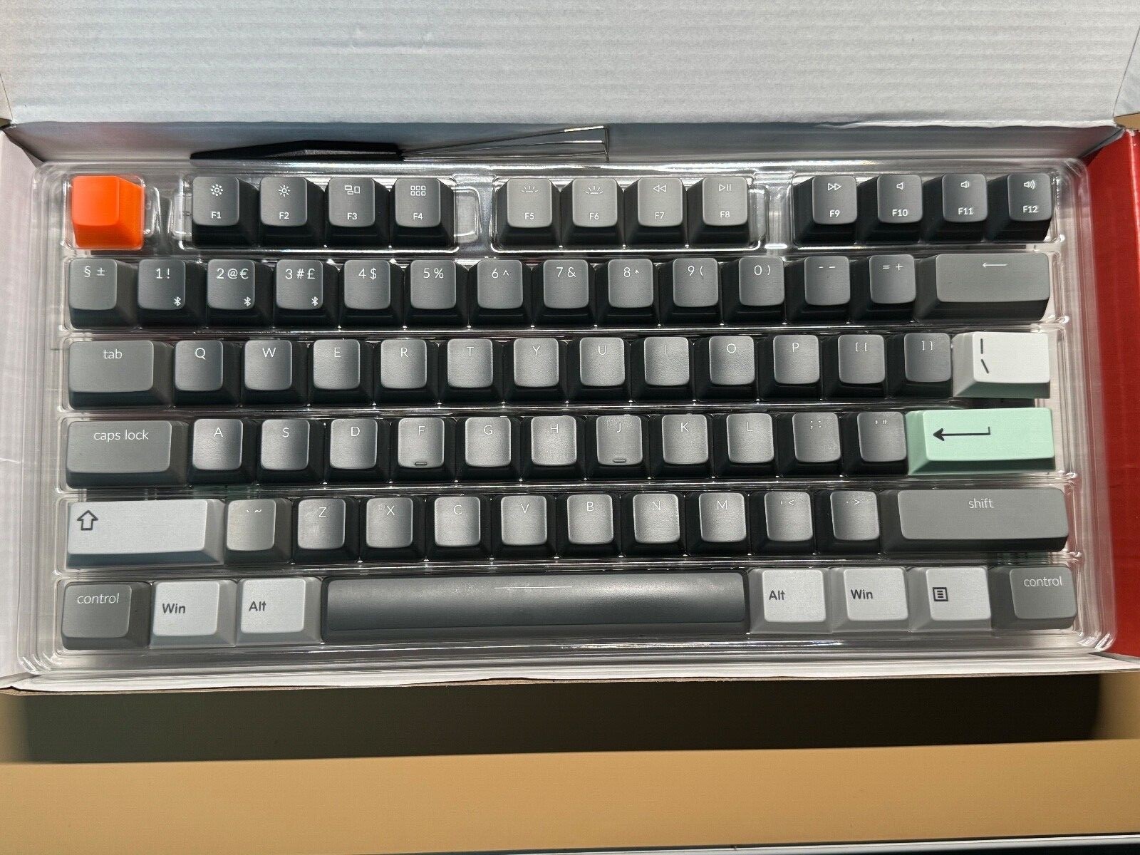 Keychron K8 UK ISO Aluminium RGB Hot Swap PBT Keycaps Wrist