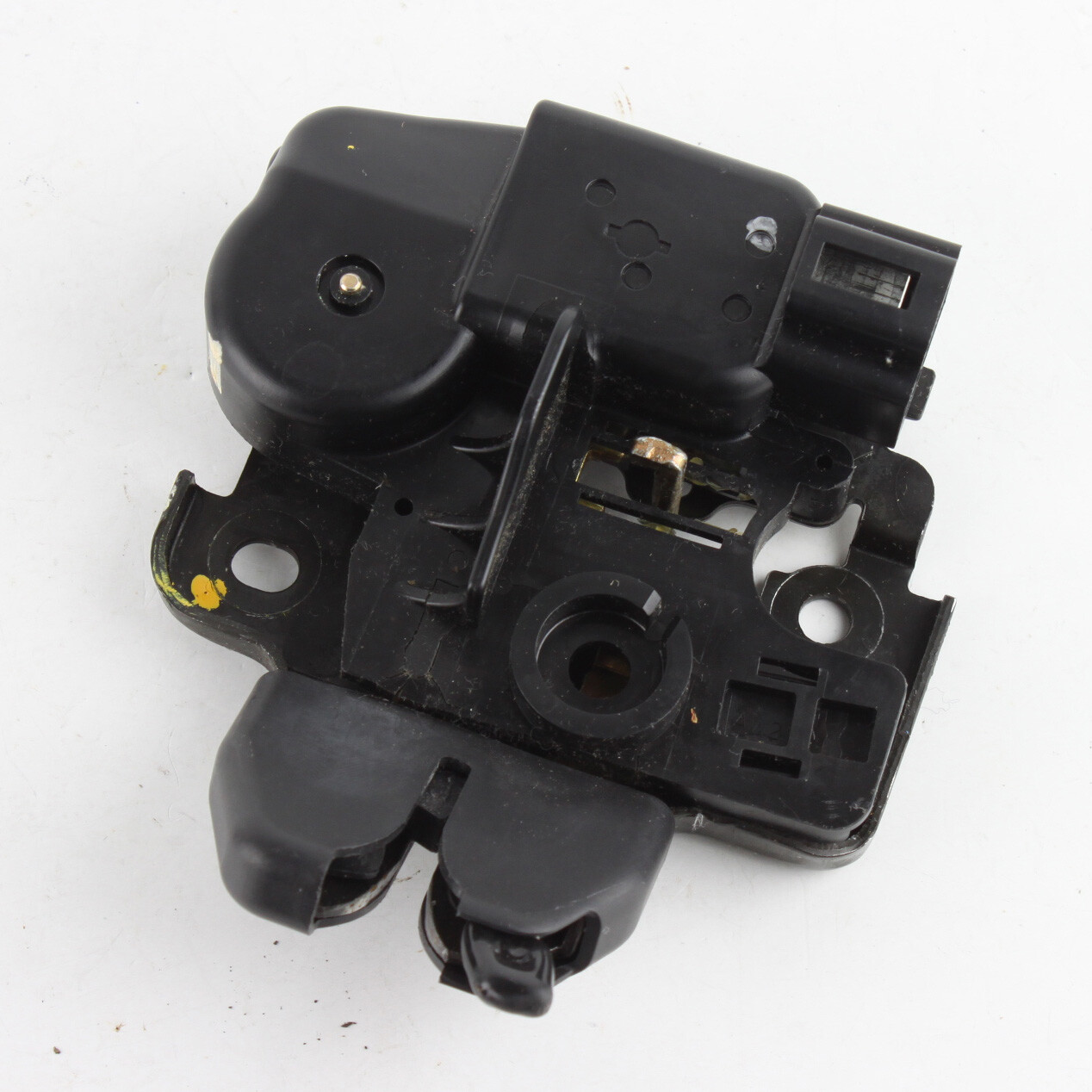 2004 2005 Nissan Altima Trunk Latch OEM Lid Lock Actuator 846307Y000