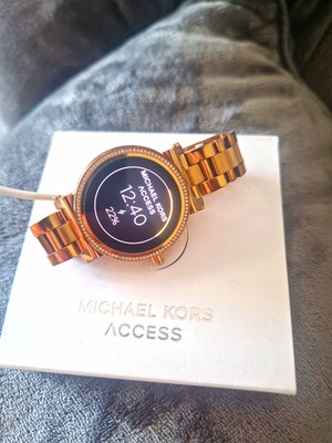 Michael Kors Access Smartwatch 42 mm Gold Edelstahlarmband Wear OS Android iOS