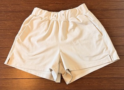 Old Navy High-Waisted PowerSoft Shorts 3.5-inch inseam in color Howlite size XS
