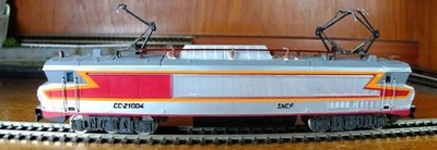 Jouef 8442 HO gauge SNCF CC 21000 electric loco in silver livery