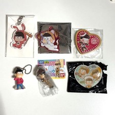Osomatsu san Acrylic Keychains Can Badges Set Collectible Figures Bundle