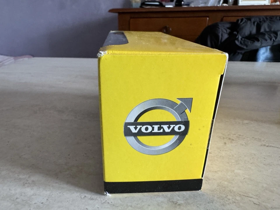 MEZZO DA LAVORO STRADALE ESCAVATORE CINGOLI VOLVO 1:87 NUOVO BOX DA COLLEZIONE - Immagine 3 di 4