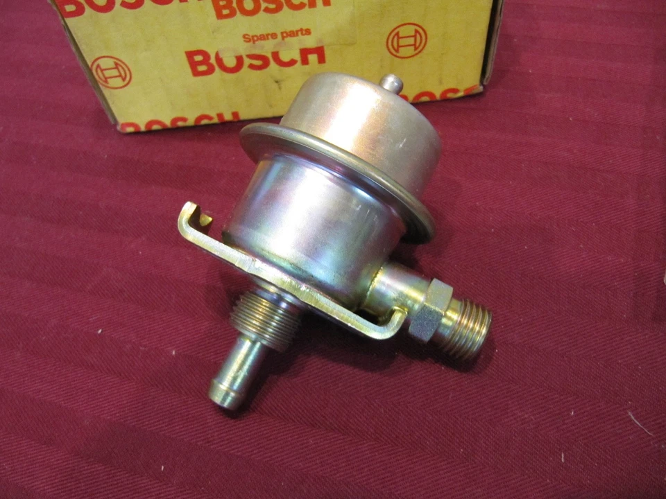 Regulador de presión de combustible Bosch NOS Saab 900 9000 0 280 160 256 Foto 2 de 4