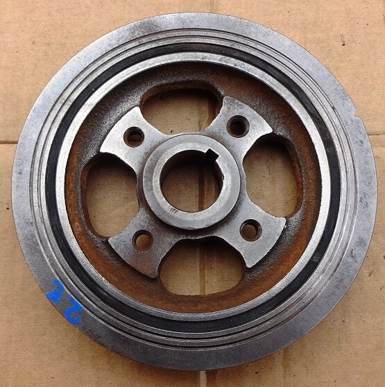 CRANKSHAFT PULLEY FOR TOYOTA COROLLA STARLET ENGINE 2E 1,3cc 12V USED