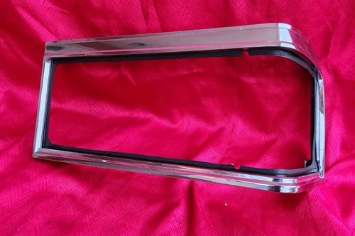 1990 91 92 CADILLAC FLEETWOOD BROUGHAM RWD DRIVER SIDE LH HEADLIGHT BEZEL TRIM - Picture 6 of 13
