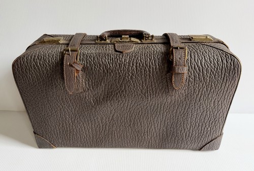 Antique Genuine Split Cowhide Leather Suitcase Tanners Council America 24x14x8”