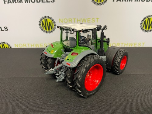 WIKING 1:32 SCALE FENDT 726 VARIO WITH ROW CROP DUAL WHEELS - Picture 5 of 6